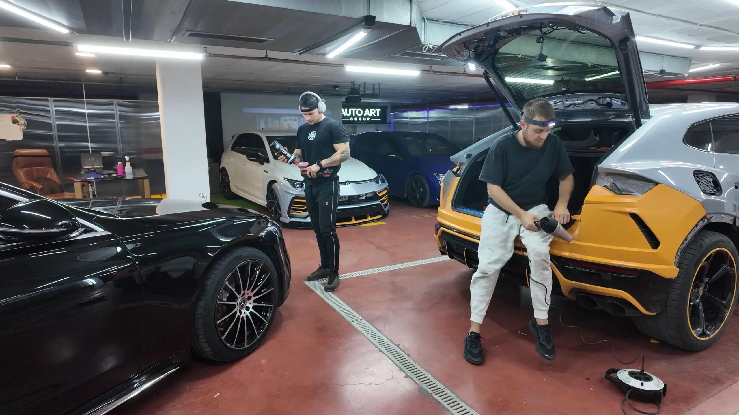 Auto-Amatai-plevelės-klijavimas-turbo-hands